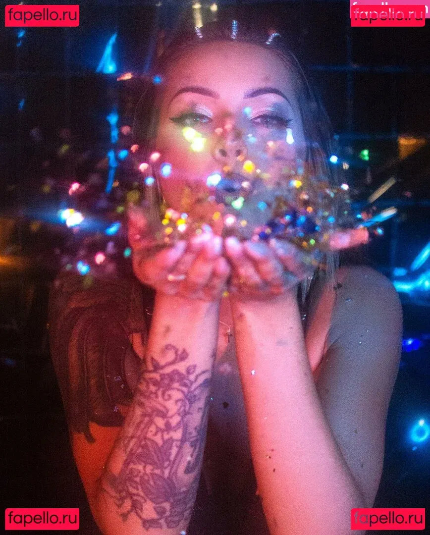 Itsellemu Onlyfans Photo Gallery 