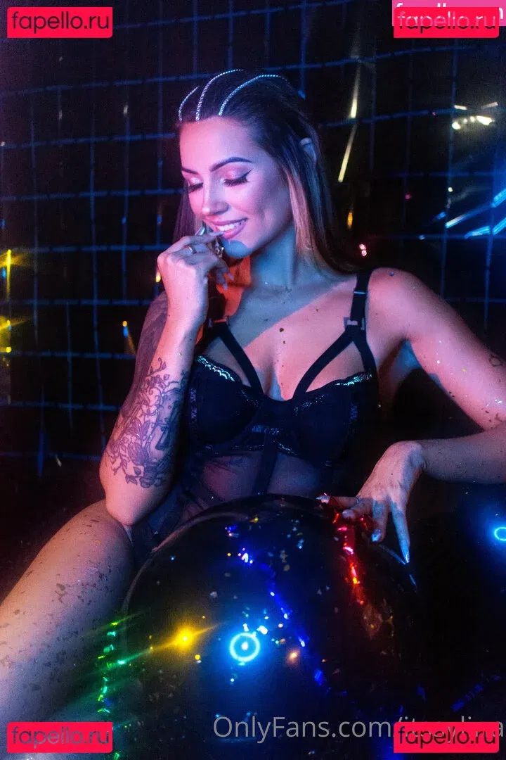 Itsellemu Onlyfans Photo Gallery 