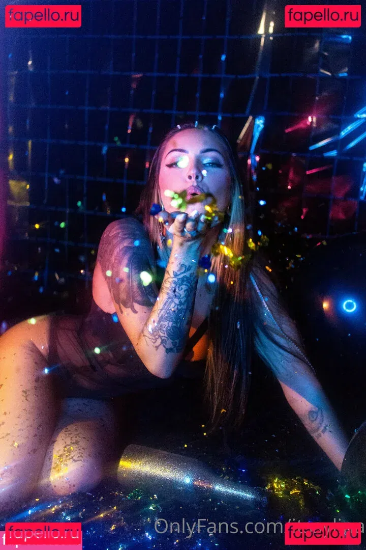 Itsellemu Onlyfans Photo Gallery 