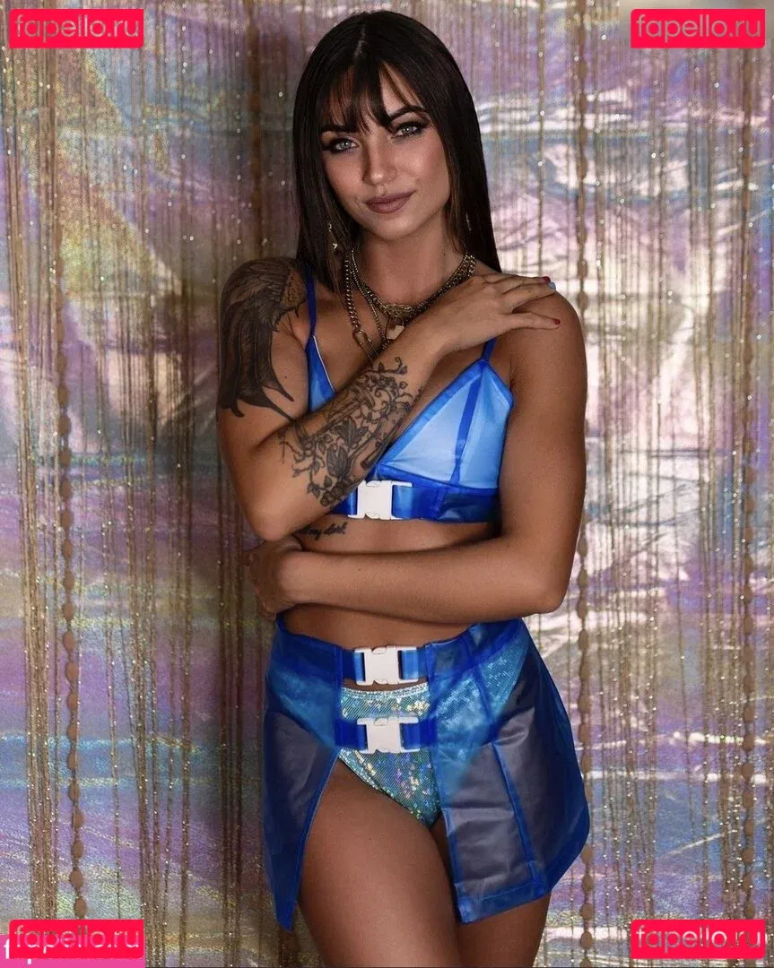 Itsellemu Onlyfans Photo Gallery 