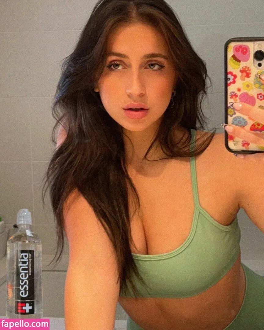 Tate McRae Onlyfans Photo Gallery 