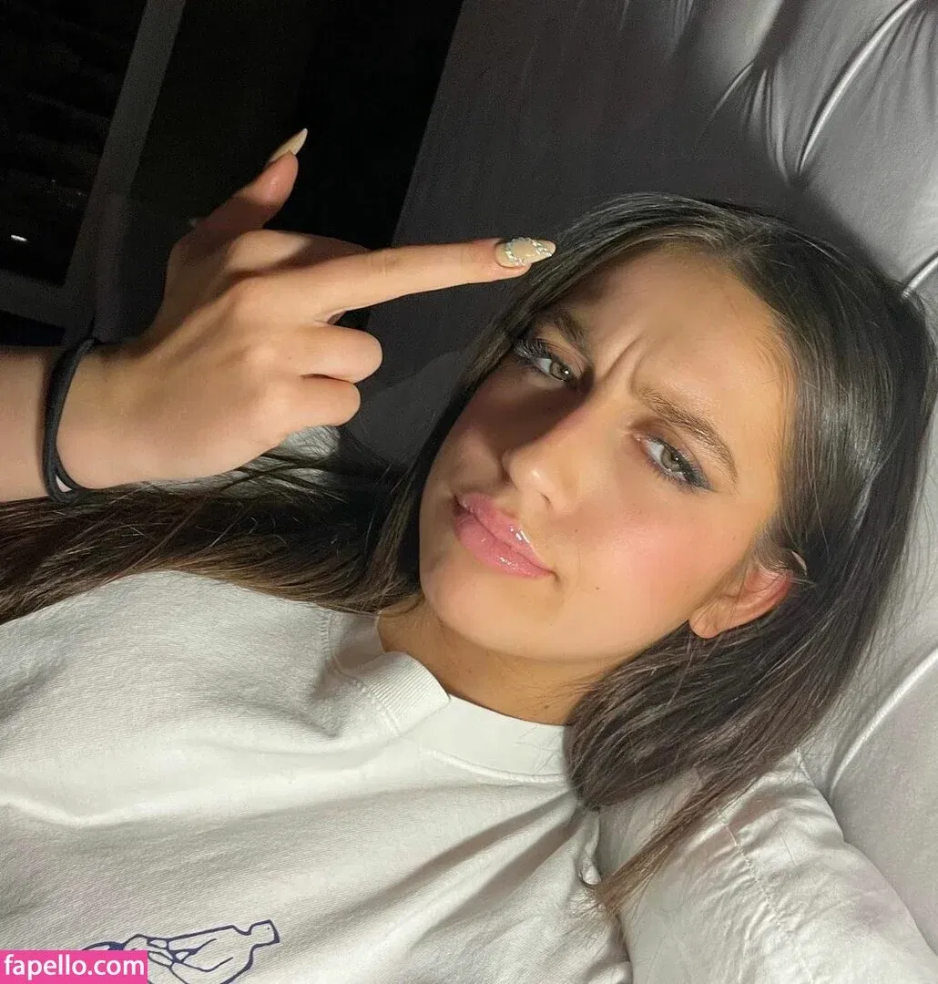 Tate McRae Onlyfans Photo Gallery 