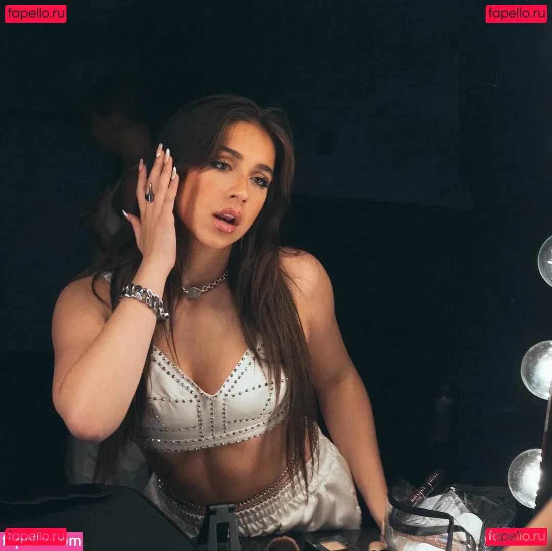 Tate McRae Onlyfans Photo Gallery 