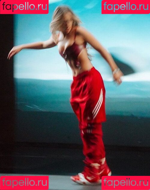 Tate McRae Onlyfans Photo Gallery 