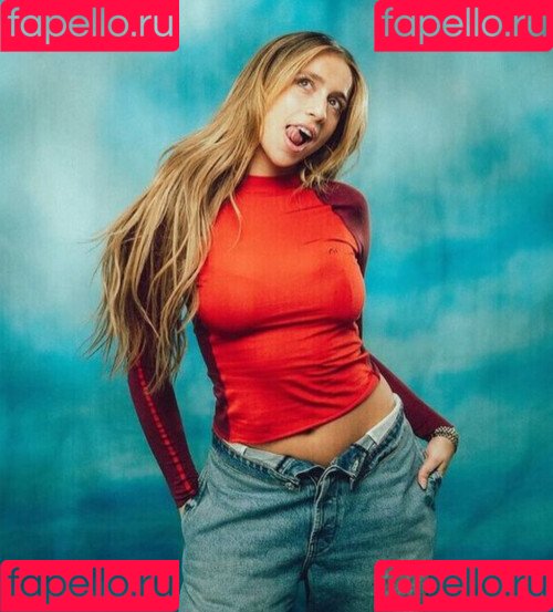 Tate McRae Onlyfans Photo Gallery 