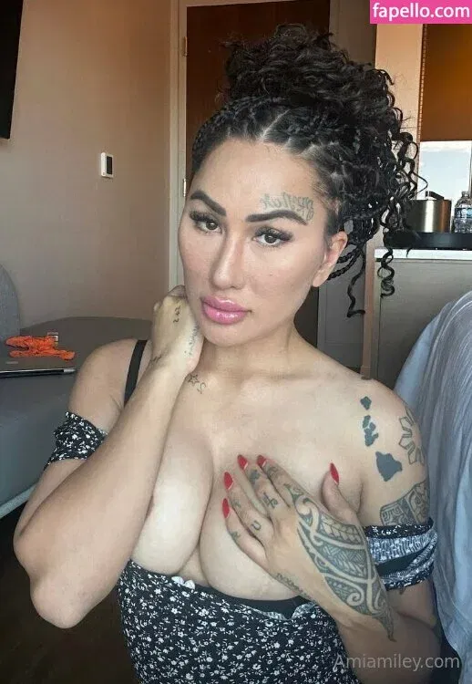 Amia Miley Onlyfans Photo Gallery 
