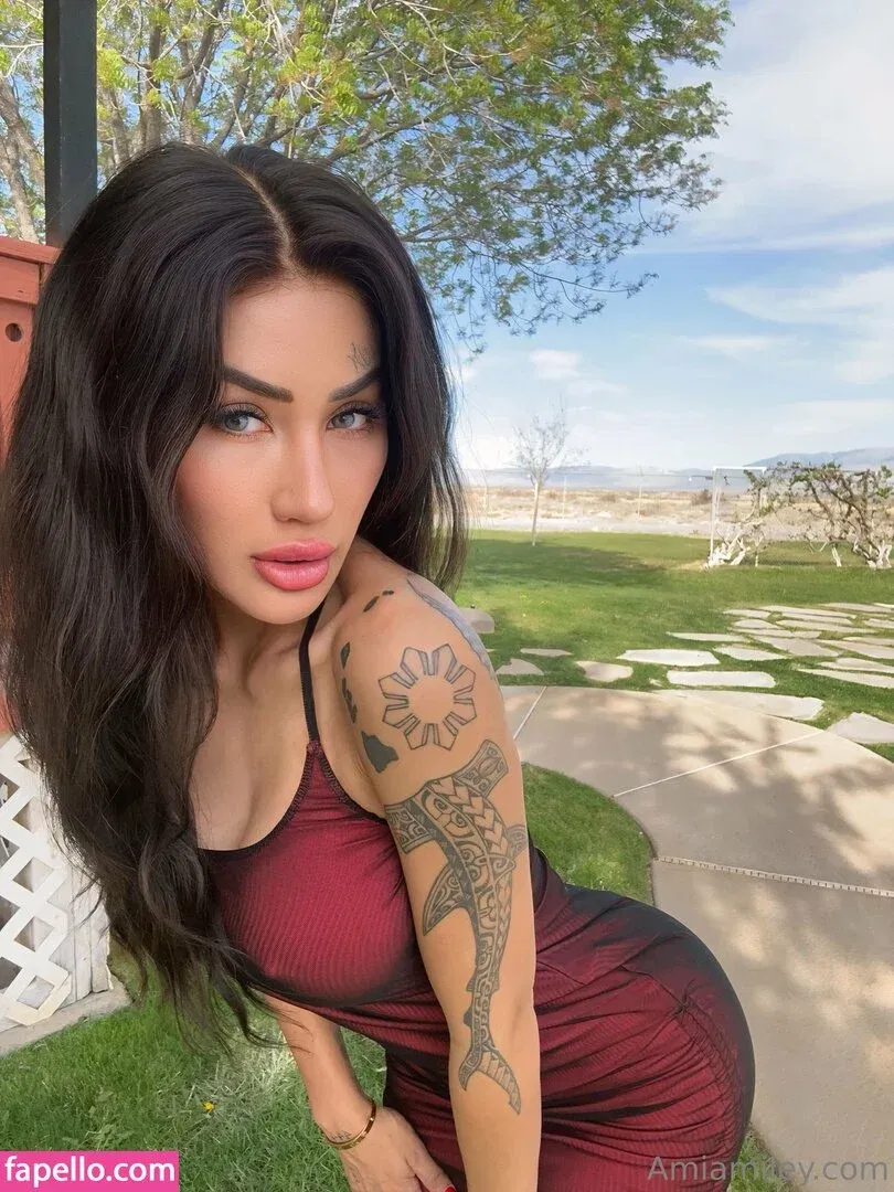 Amia Miley Onlyfans Photo Gallery 