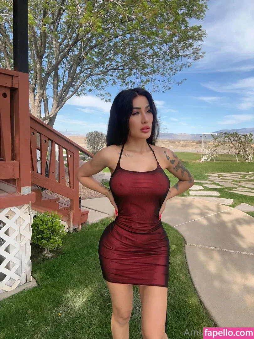 Amia Miley Onlyfans Photo Gallery 