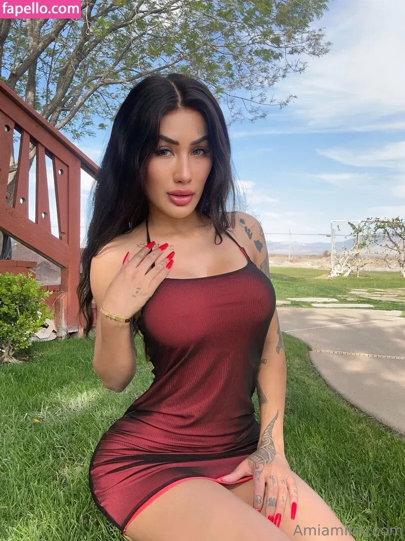 Amia Miley Onlyfans Photo Gallery 