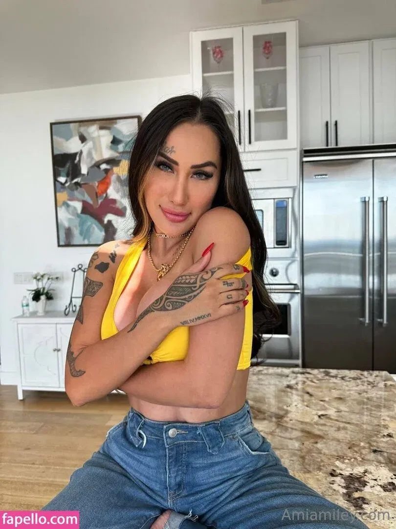 Amia Miley Onlyfans Photo Gallery 