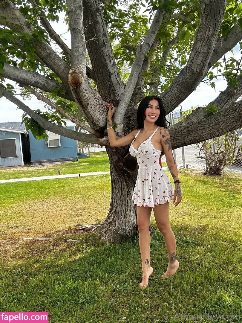 Amia Miley Onlyfans Photo Gallery 