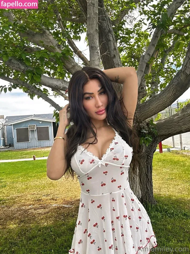 Amia Miley Onlyfans Photo Gallery 