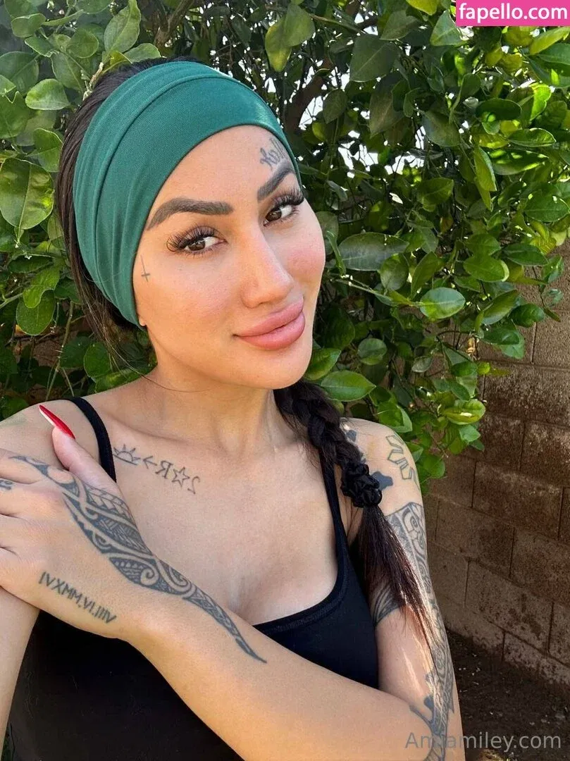 Amia Miley Onlyfans Photo Gallery 