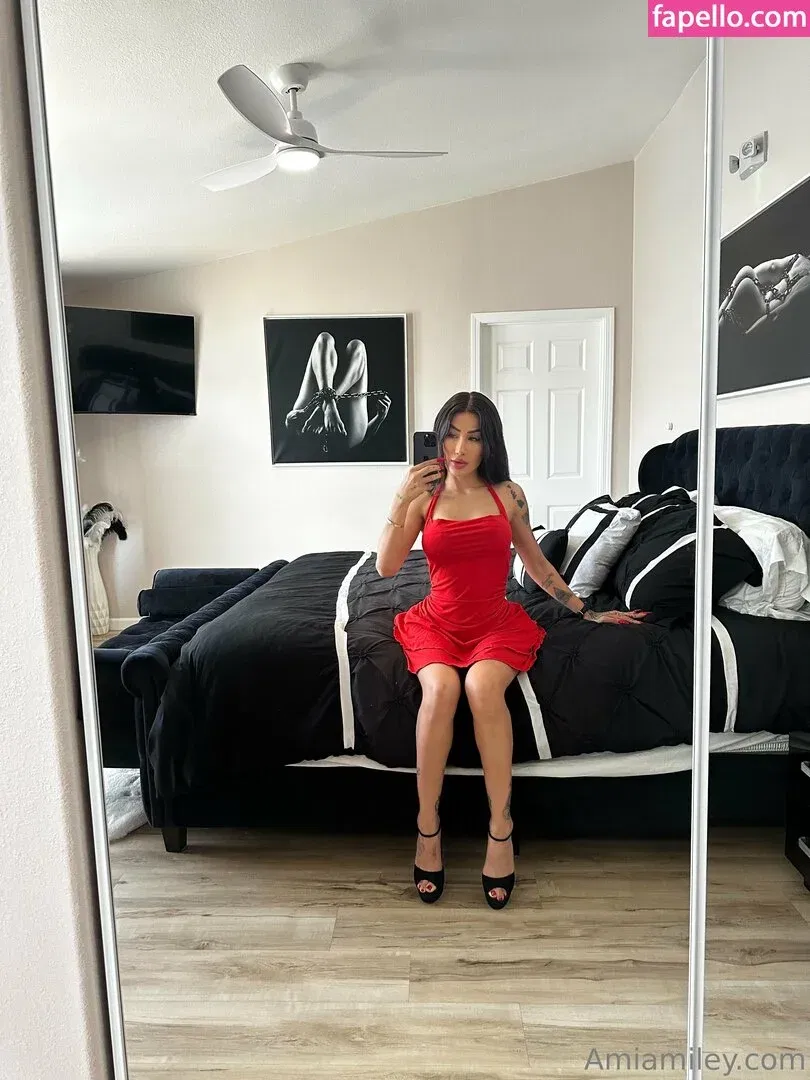 Amia Miley Onlyfans Photo Gallery 