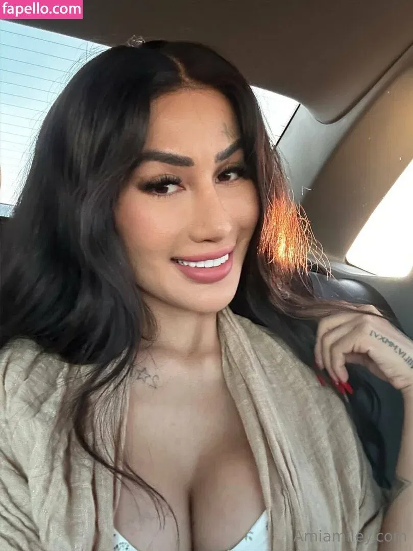 Amia Miley Onlyfans Photo Gallery 