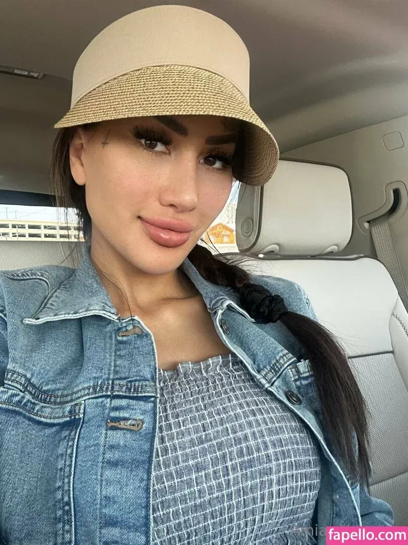 Amia Miley Onlyfans Photo Gallery 