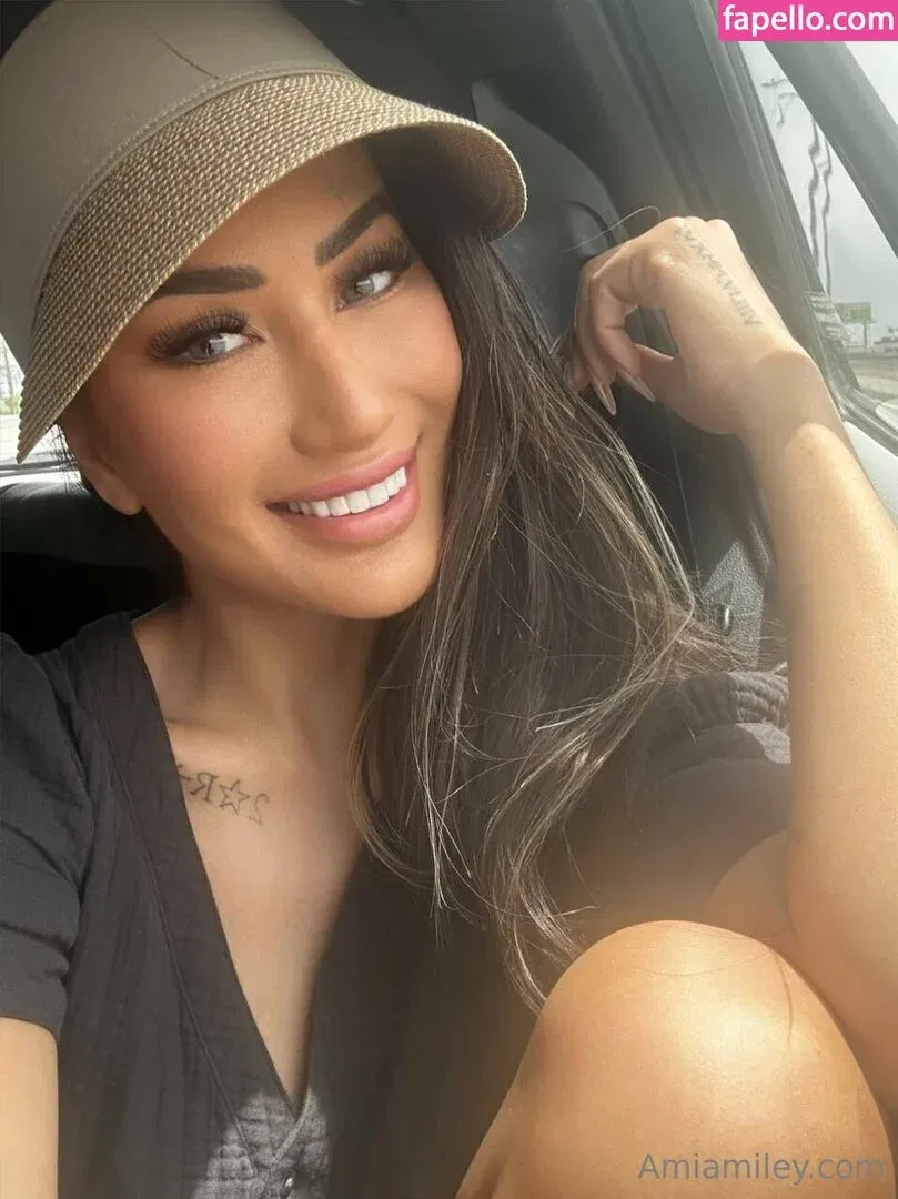 Amia Miley Onlyfans Photo Gallery 