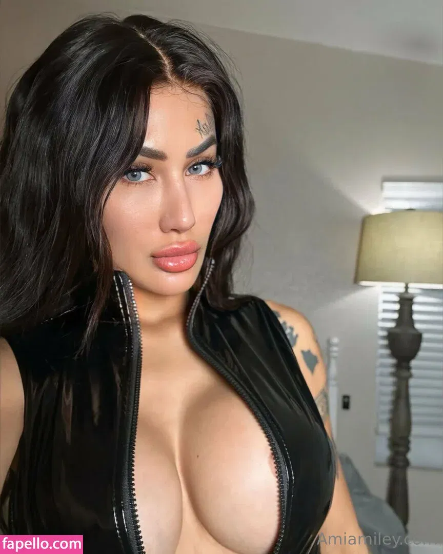 Amia Miley Onlyfans Photo Gallery 