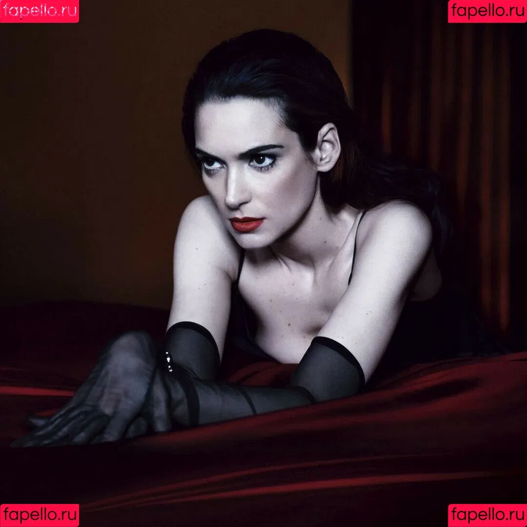 Winona Ryder Onlyfans Photo Gallery 