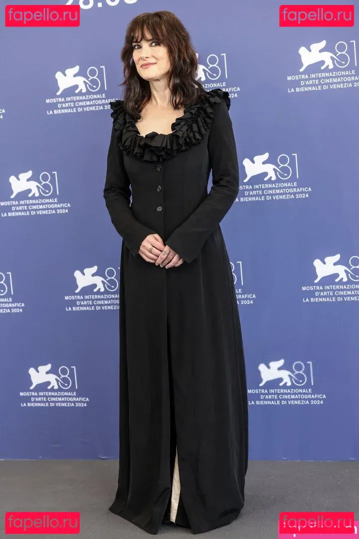 Winona Ryder Onlyfans Photo Gallery 