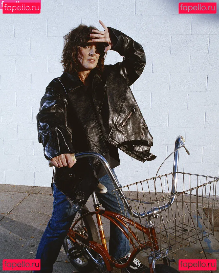 Winona Ryder Onlyfans Photo Gallery 