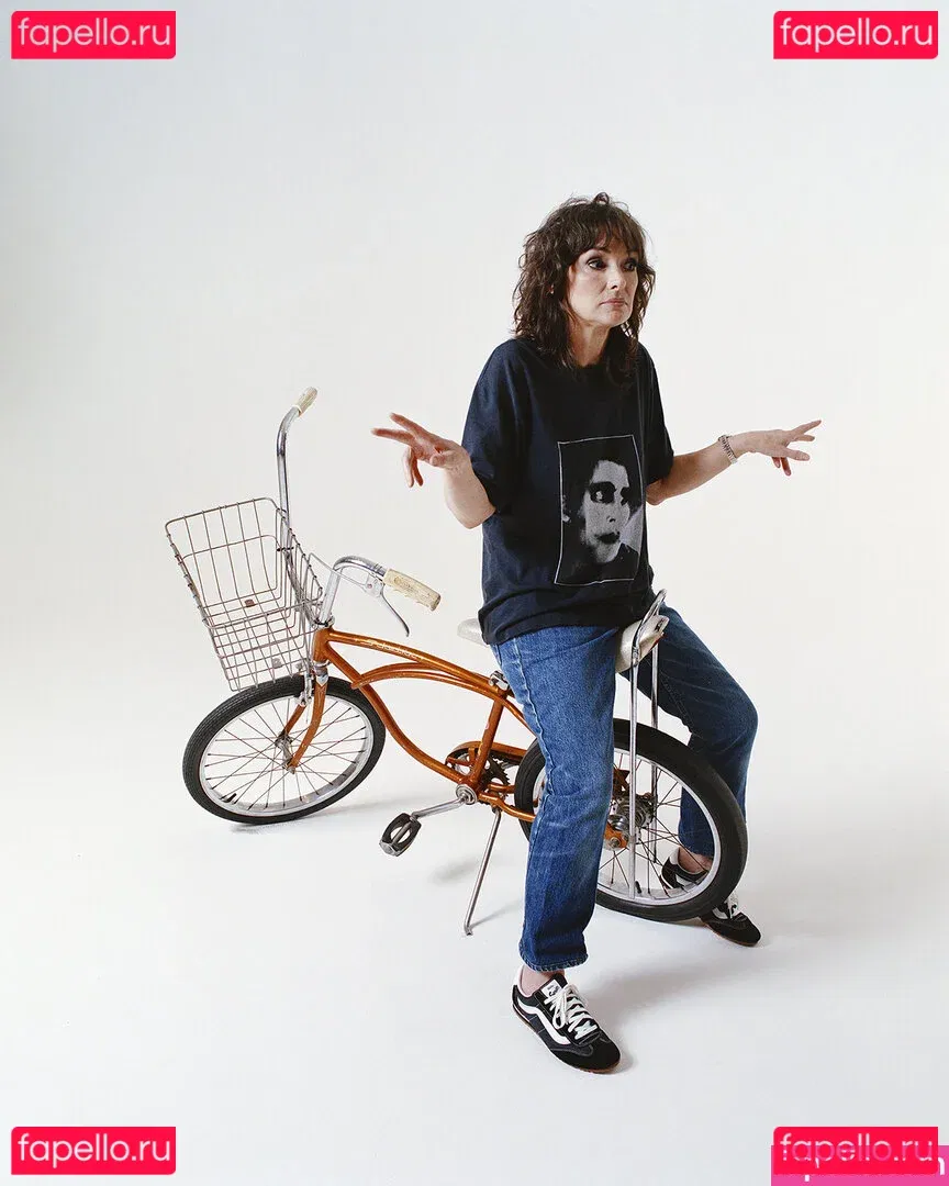 Winona Ryder Onlyfans Photo Gallery 