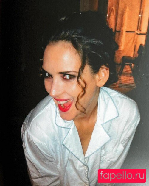 Winona Ryder Nude Onlyfans Photo 26