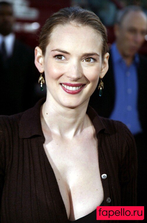 Winona Ryder Nude Onlyfans Photo 18