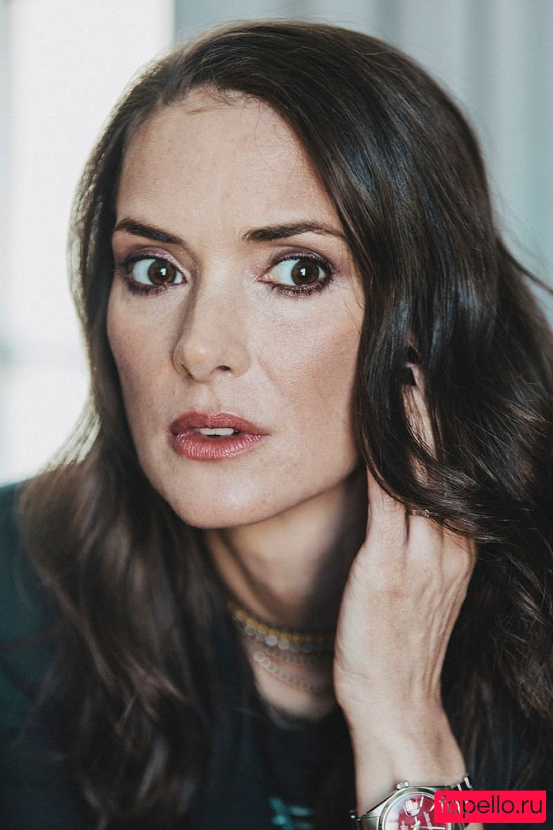 Winona Ryder Nude Onlyfans Photo 12