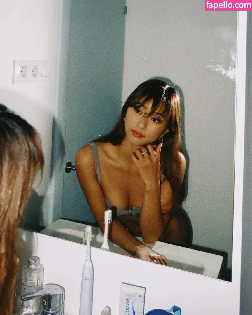 thuvnn Onlyfans Photo Gallery 