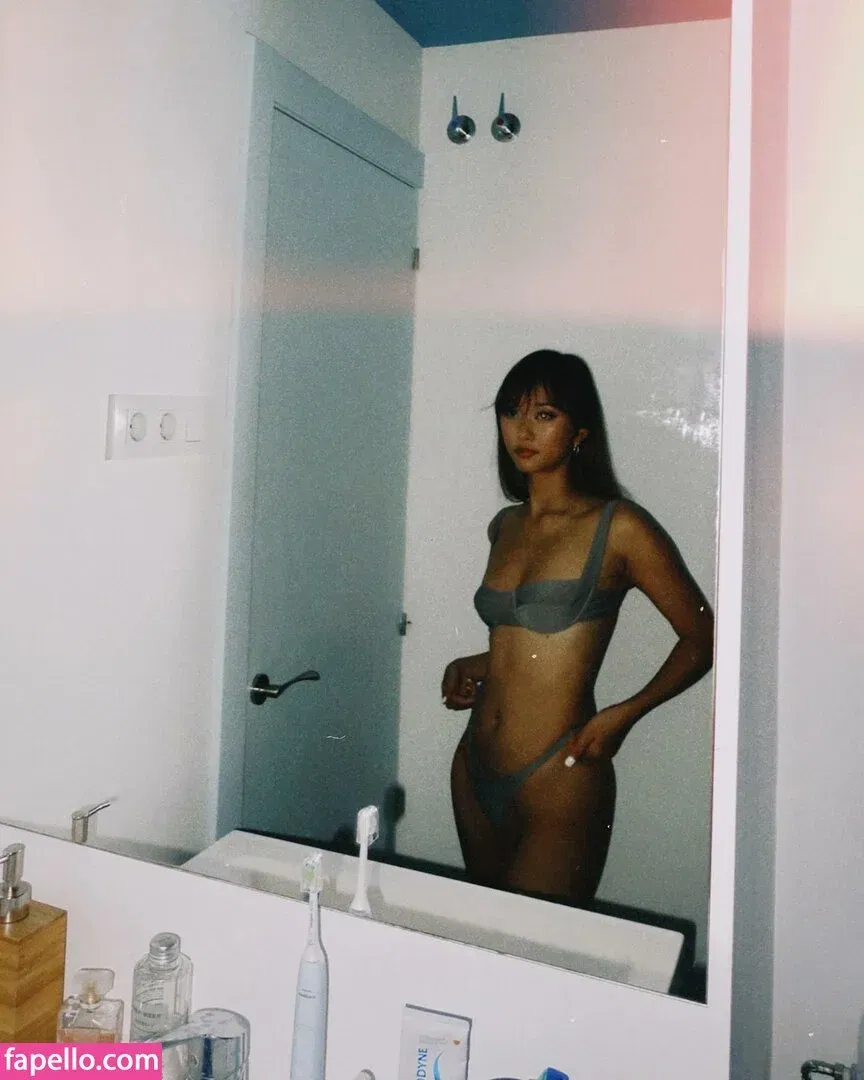 thuvnn Onlyfans Photo Gallery 