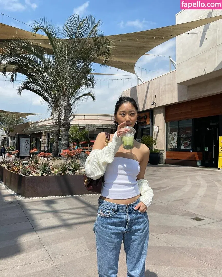 thuvnn Onlyfans Photo Gallery 