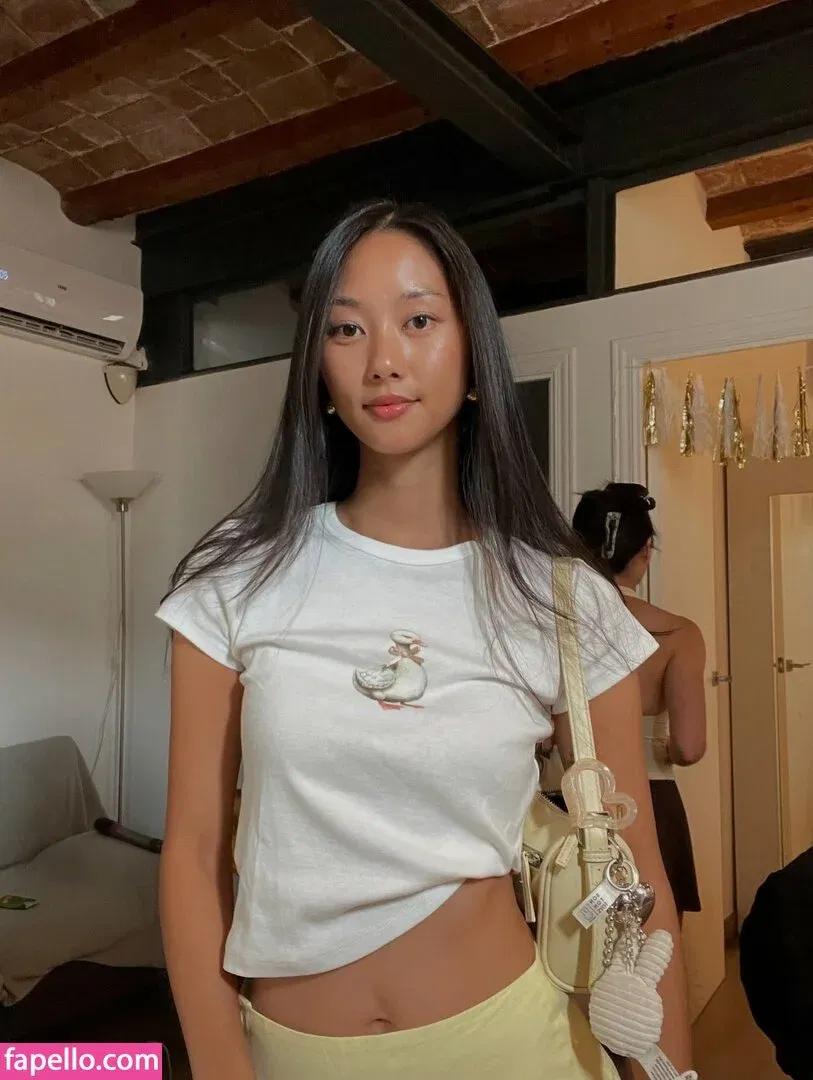 thuvnn Onlyfans Photo Gallery 