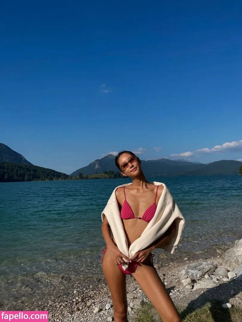 thuvnn Onlyfans Photo Gallery 