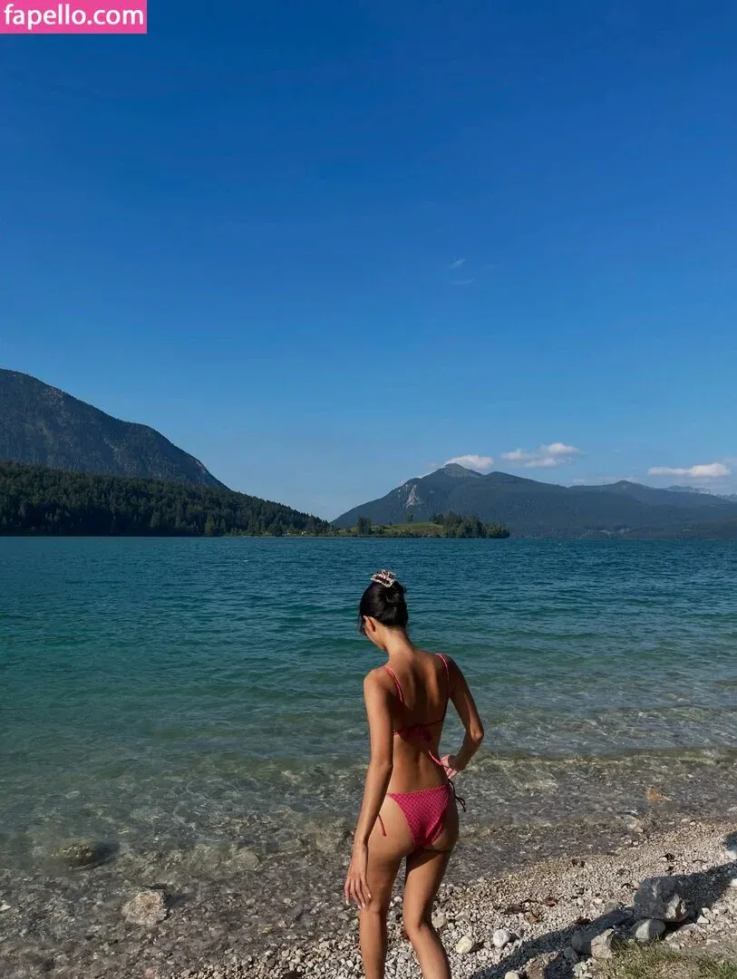 thuvnn Onlyfans Photo Gallery 