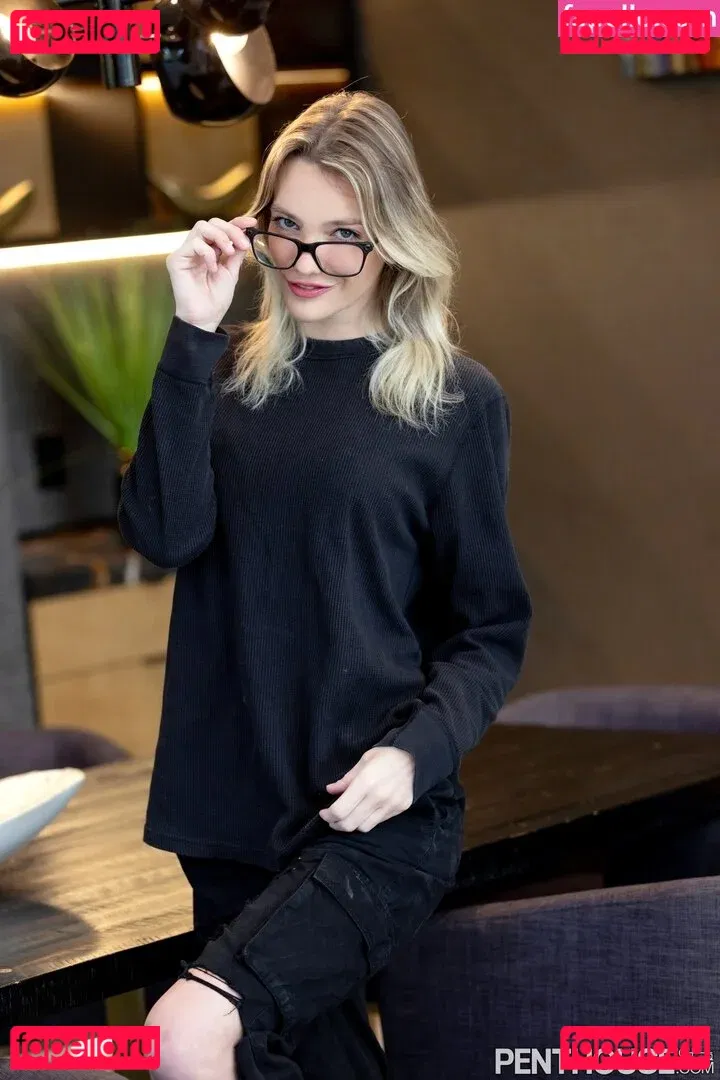 Kenna James Onlyfans Photo Gallery 