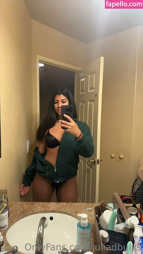 Juliadbulks Onlyfans Photo Gallery 