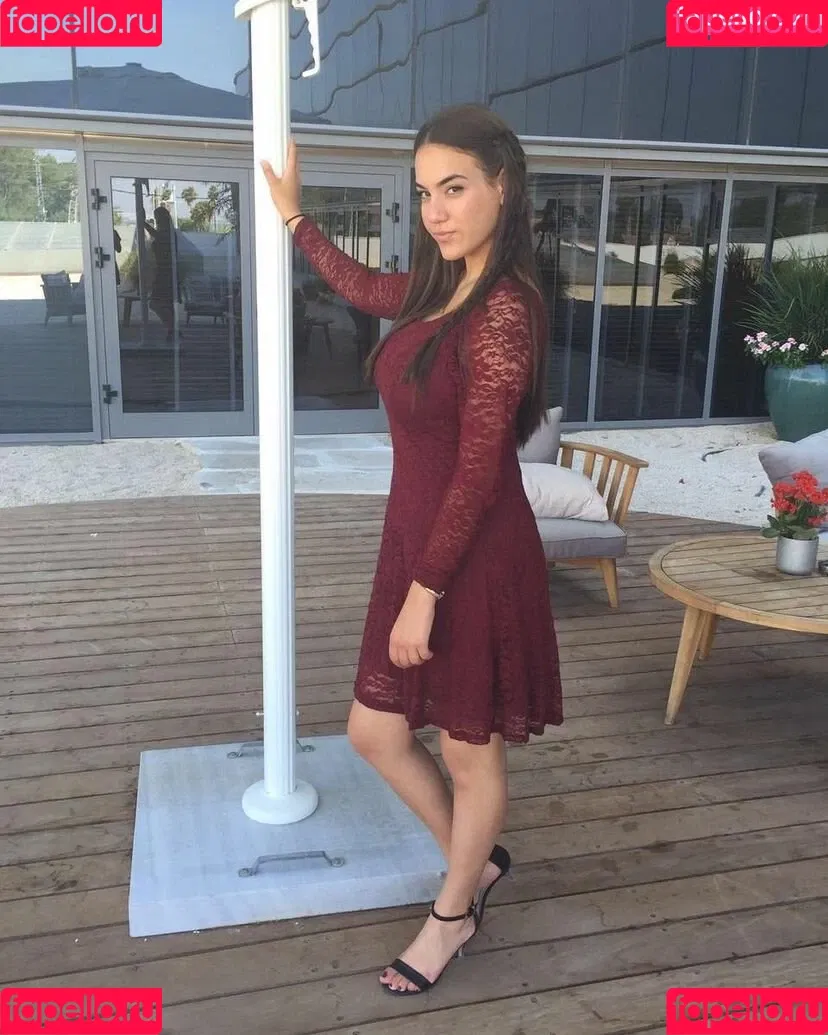 Sara Avni Onlyfans Photo Gallery 