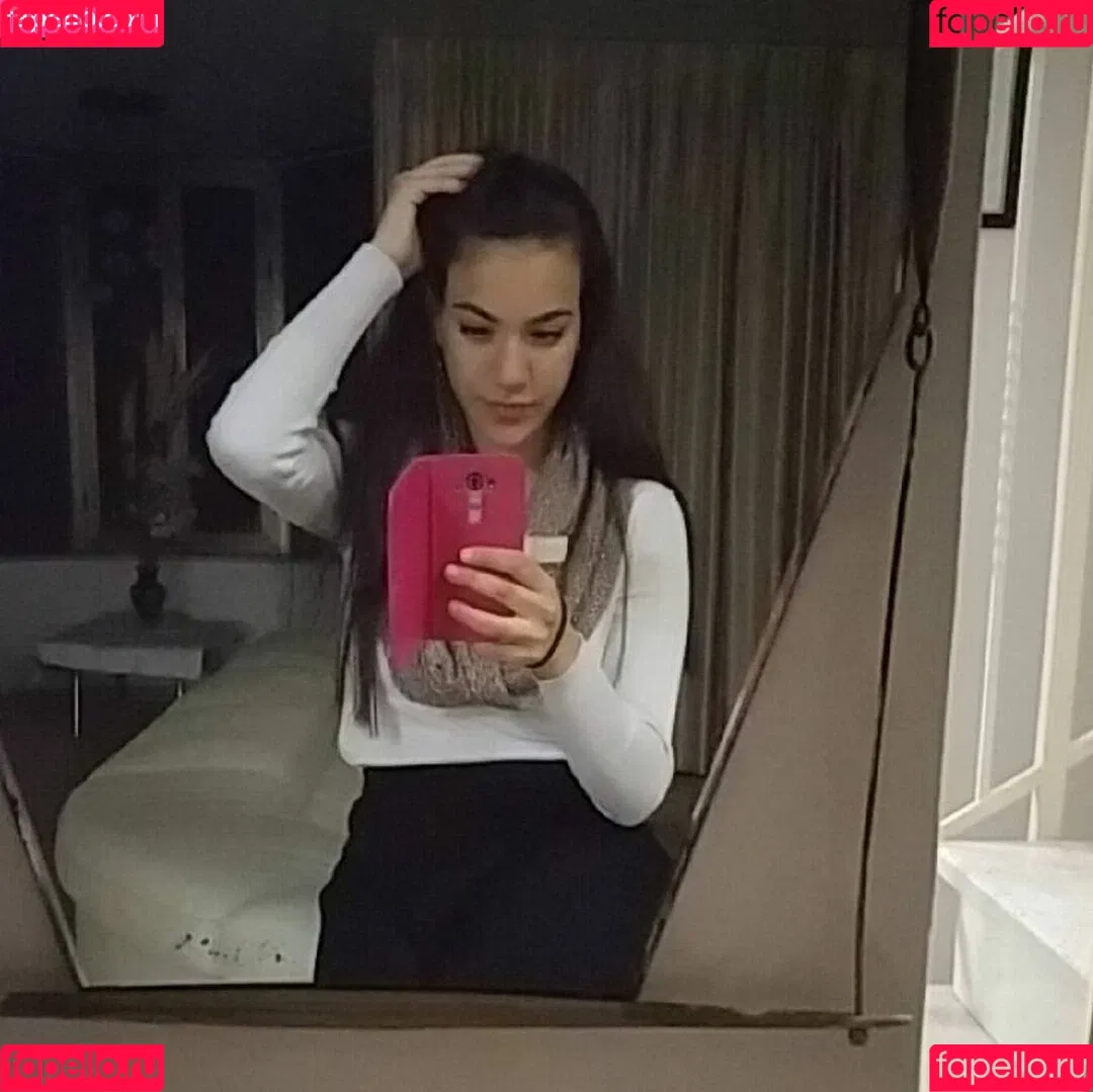 Sara Avni Onlyfans Photo Gallery 