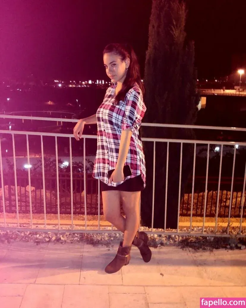 Sara Avni Onlyfans Photo Gallery 