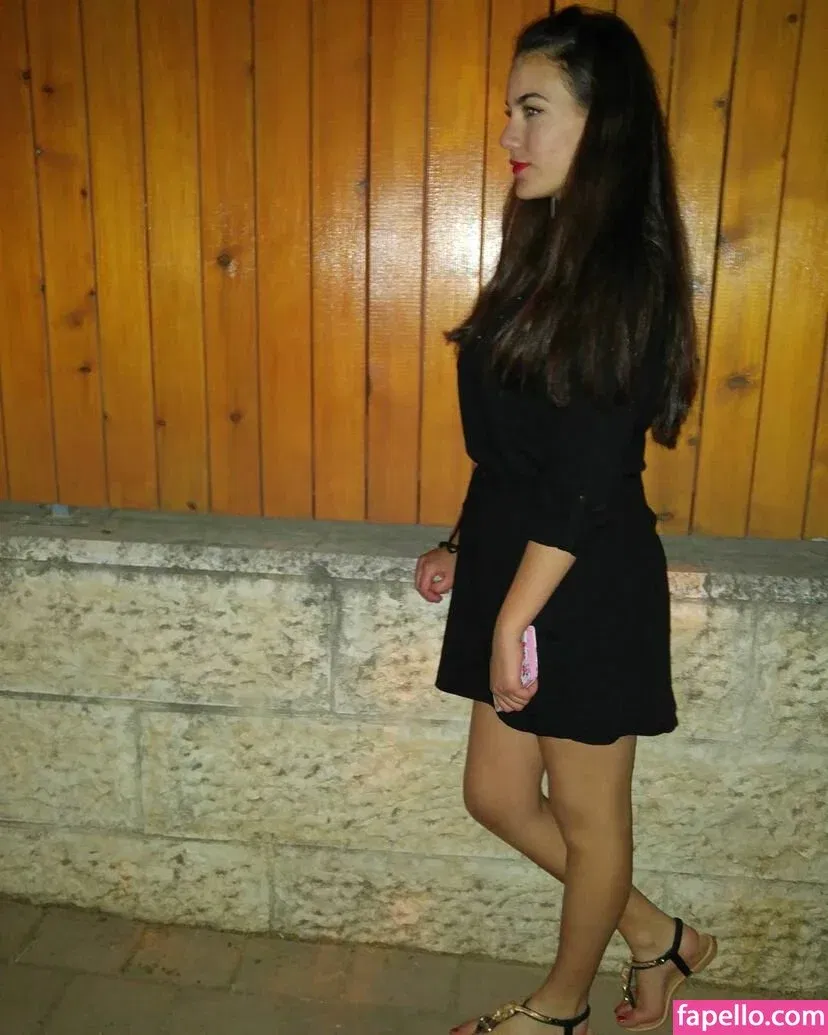 Sara Avni Onlyfans Photo Gallery 