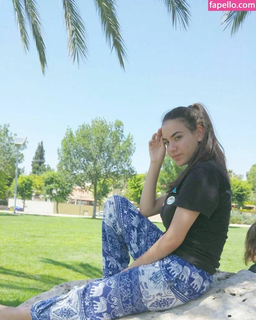 Sara Avni Onlyfans Photo Gallery 