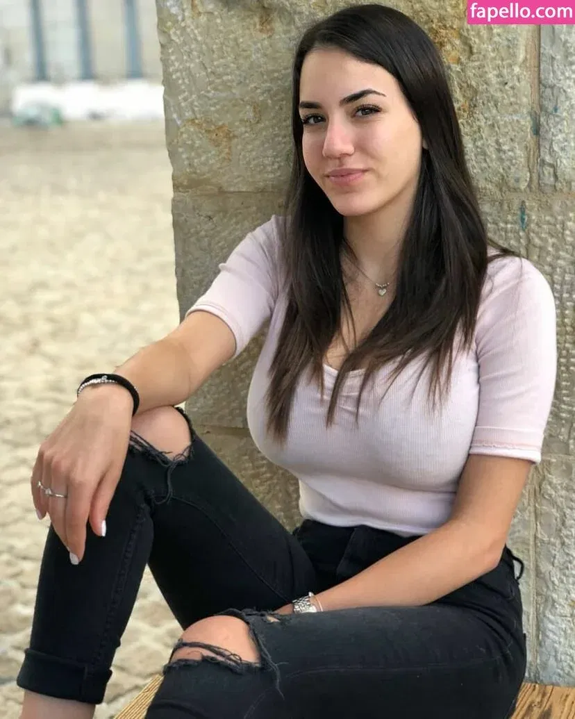 Sara Avni Onlyfans Photo Gallery 