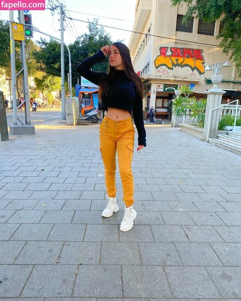 Sara Avni Onlyfans Photo Gallery 