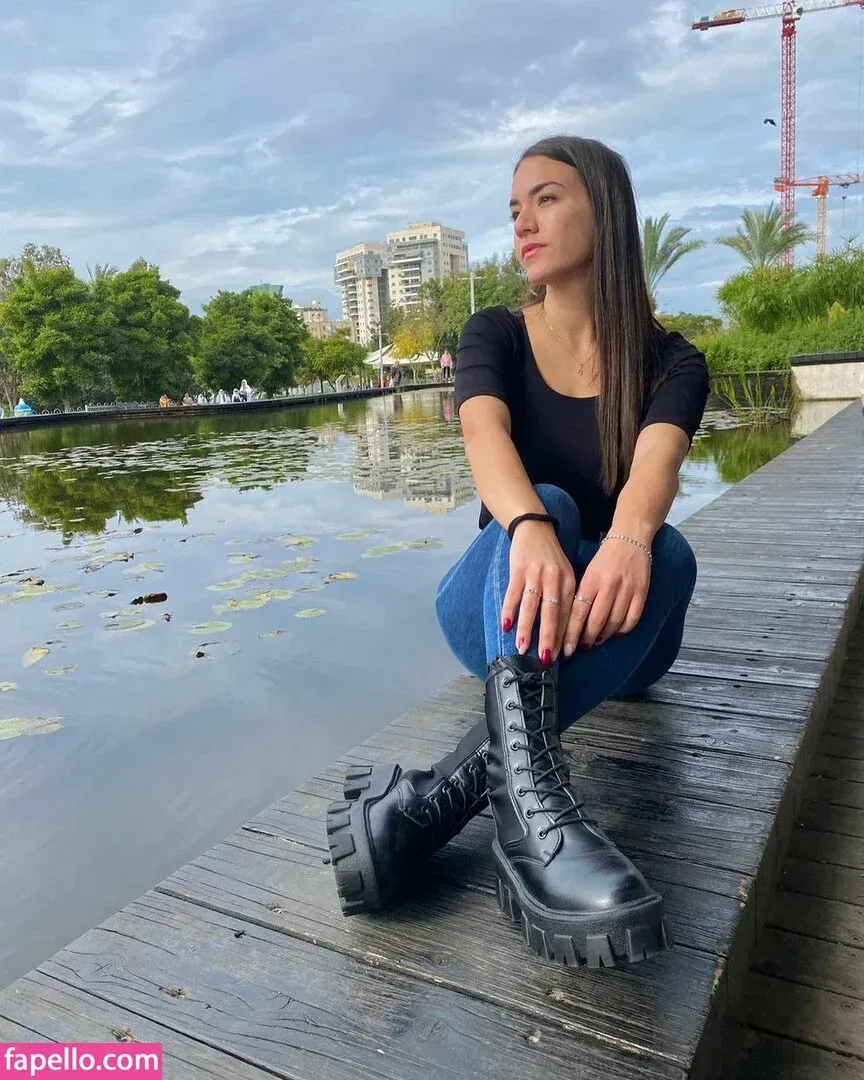 Sara Avni Onlyfans Photo Gallery 