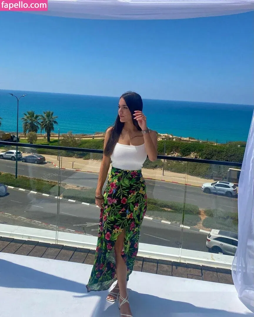 Sara Avni Onlyfans Photo Gallery 