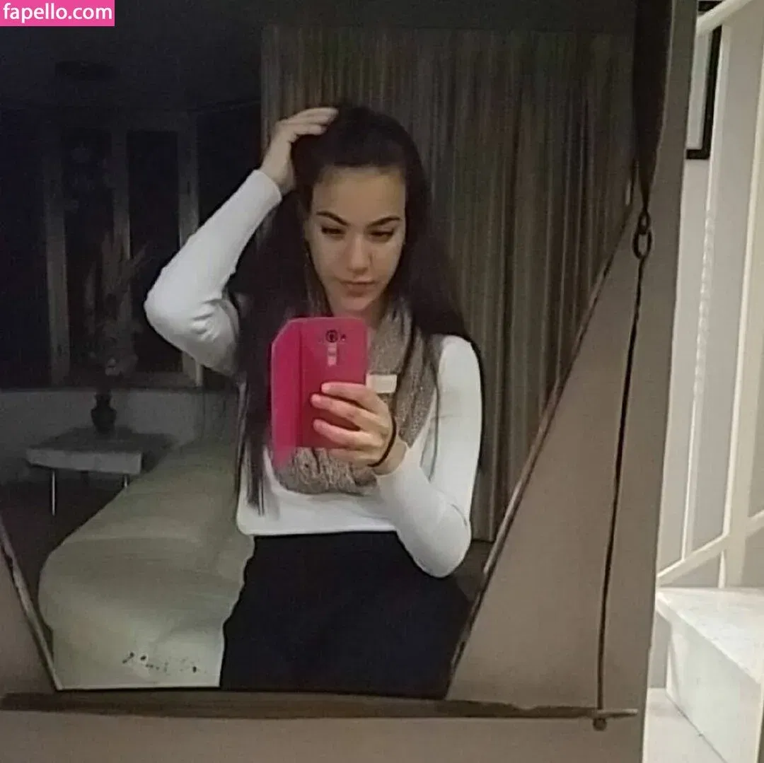 Sara Avni Onlyfans Photo Gallery 