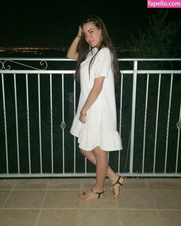 Sara Avni Onlyfans Photo Gallery 