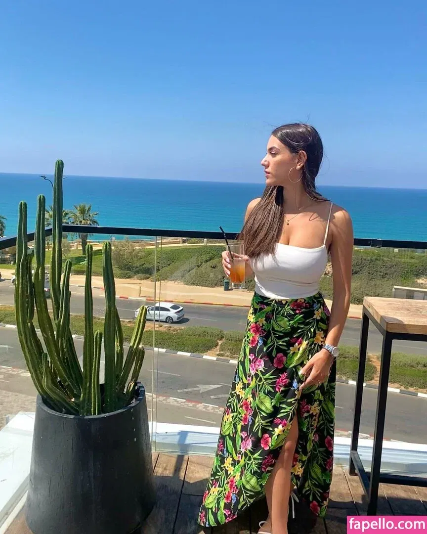 Sara Avni Onlyfans Photo Gallery 