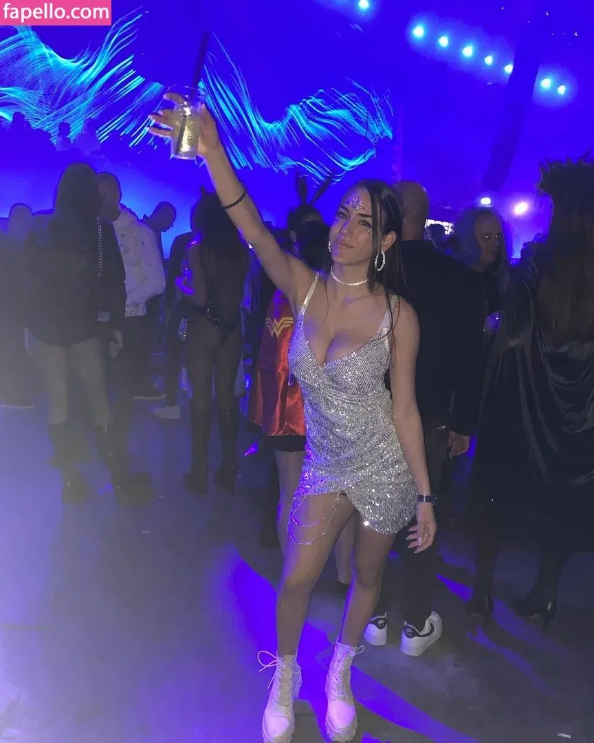 Sara Avni Onlyfans Photo Gallery 